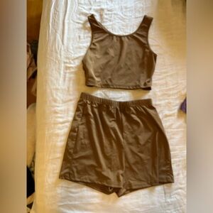 Super cute set! Very comfortable and stretchy material